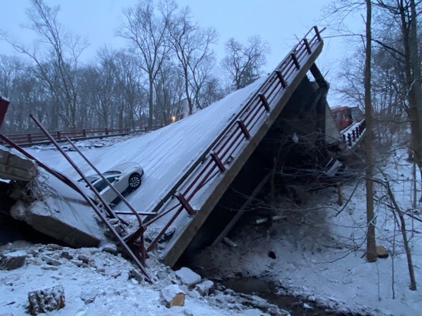 Fern Hollow Bridge collapses in Pittsburgh | Roads and Bridges