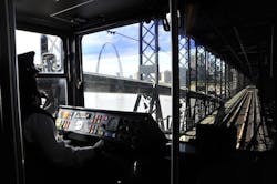 g49746-St-Louis-Eads-Bridge-train