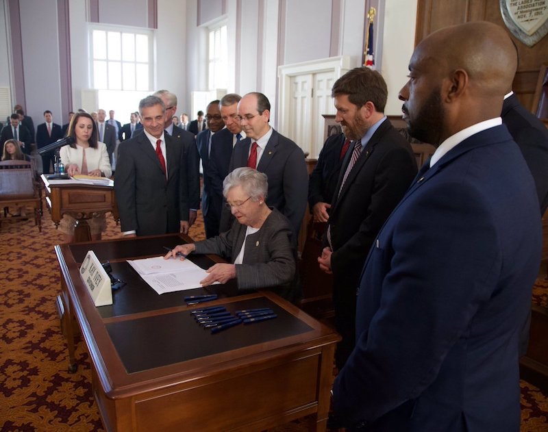 1654795606798 D1fvhsexqai Auo