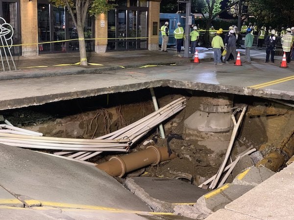 1654795976261 Eiatwjnx0aeytxs