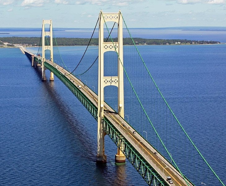 729px-Mackinac_Bridge_from_the_air4