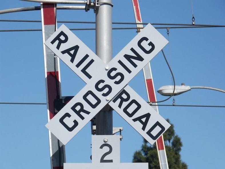 railroad-crossing-1334244_1920_1