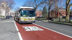 Bus_Lynn_N_Common_BusLane 040821-2291