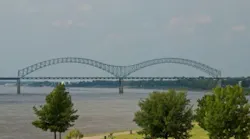 Hernando de Soto Bridge