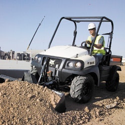 EF-Bobcat_2300_with_Bucket