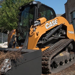 CASE TV450B_250 x 250