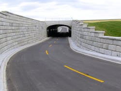 1654878124063 Fastretainingwallinstallationatlouisvilleinternationalairport1 1654878124063 Fastretainingwallinstallationatlouisvilleinternationalairport1