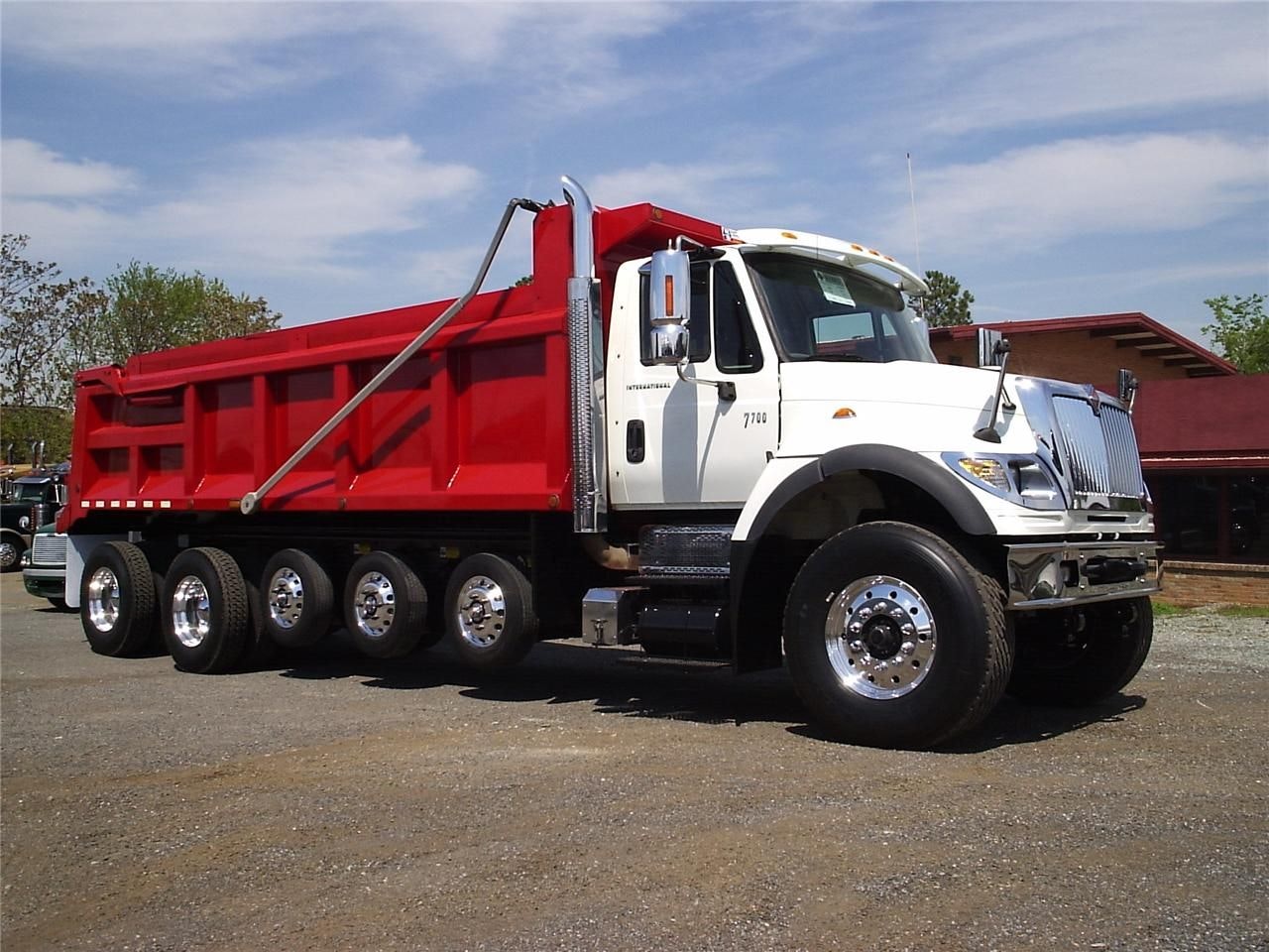 international-7700-05