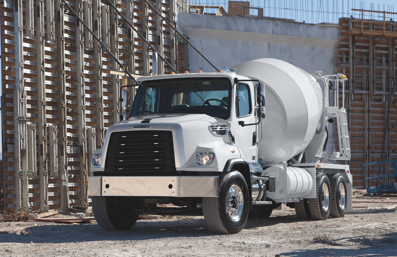 1655150271944 Freightliner 114sd