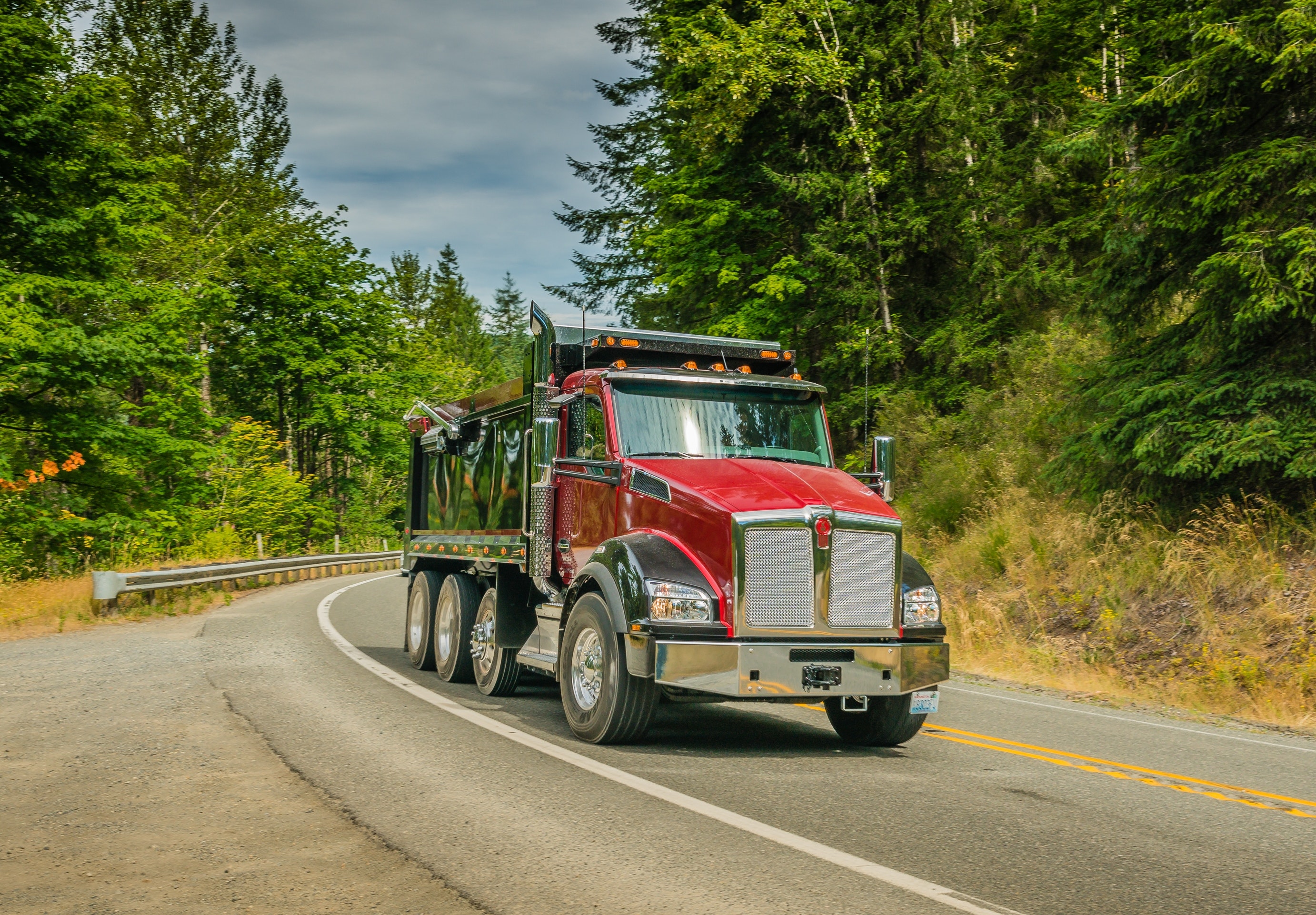 1655150292195 T880 Dump Red Mx11 13