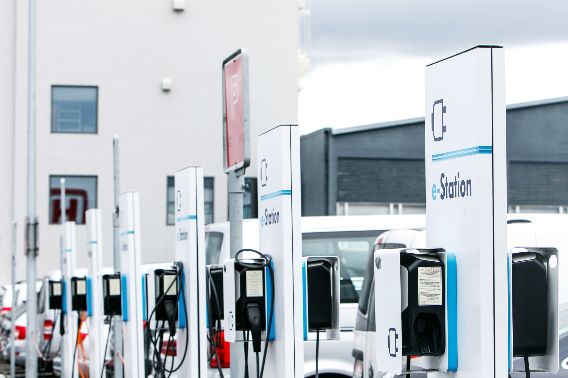 Many Charging Stations Roman Tiraspolsky 62fcfa6bb6742