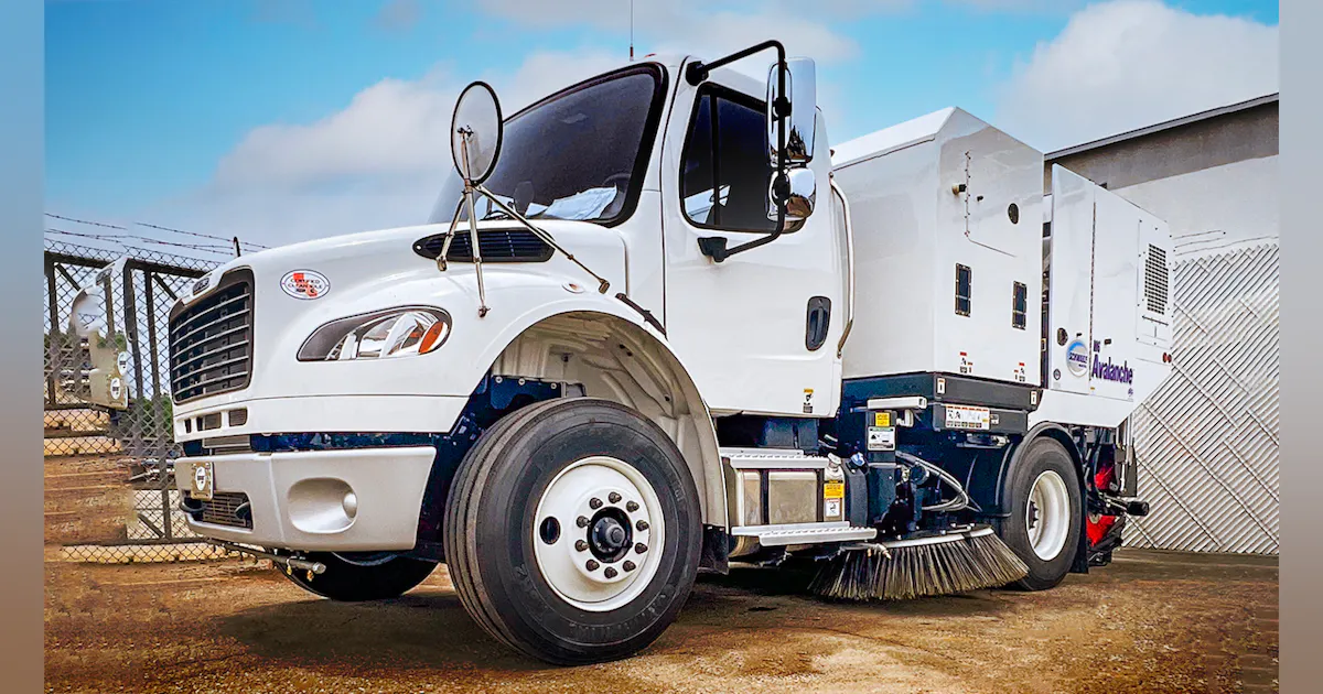 Parade Sweeper The Schwarze M6 Avalanche High Dump Mechanical Sweeper | Roads & Bridges