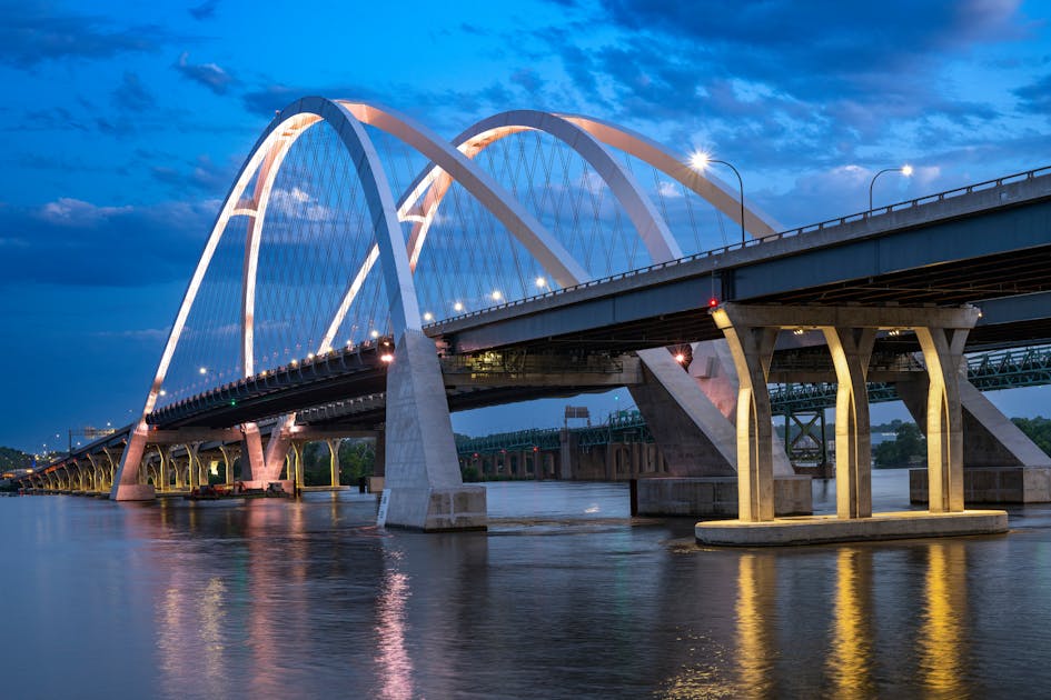 NO. 1 BRIDGE: Quad City Champions | Roads and Bridges