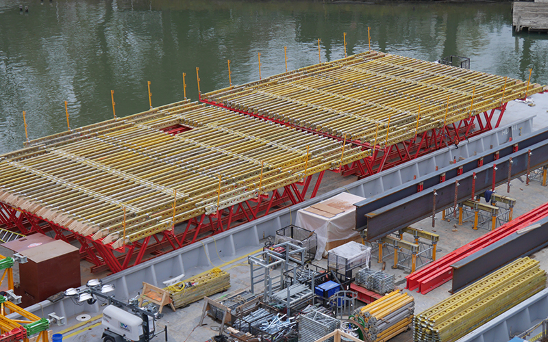 PERI USA&rsquo;s GT 24 formwork girders attached to the VARIOKIT trusses were decked with plywood to support and form the strut.