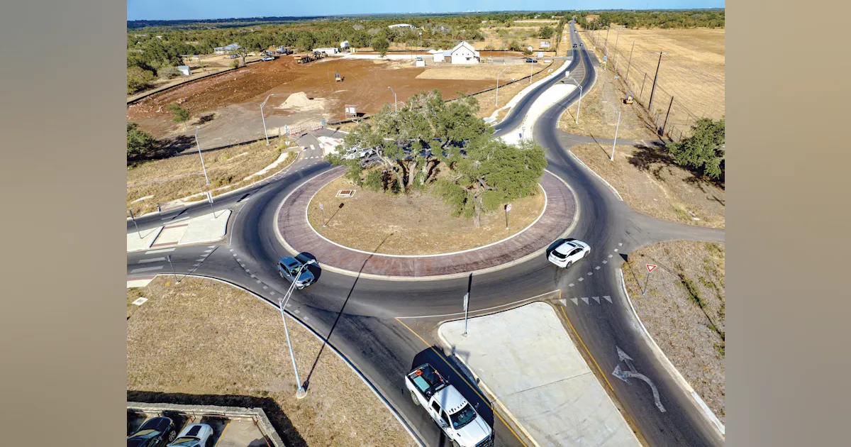 N Loop Rd Tree Texas Treasured Trees in Texas | Roads & Bridges