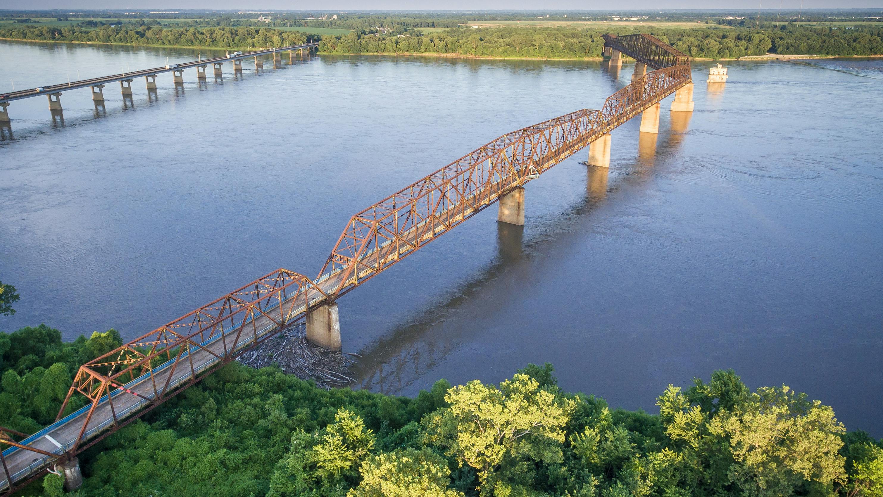 Chain of Rocks Bridge
