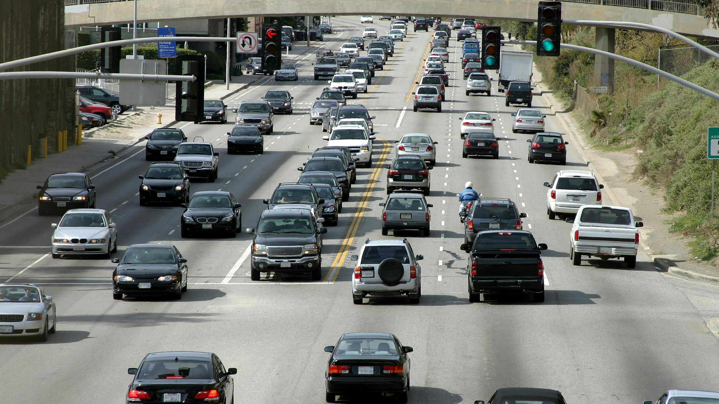 Traffic on Santa Monica Highway