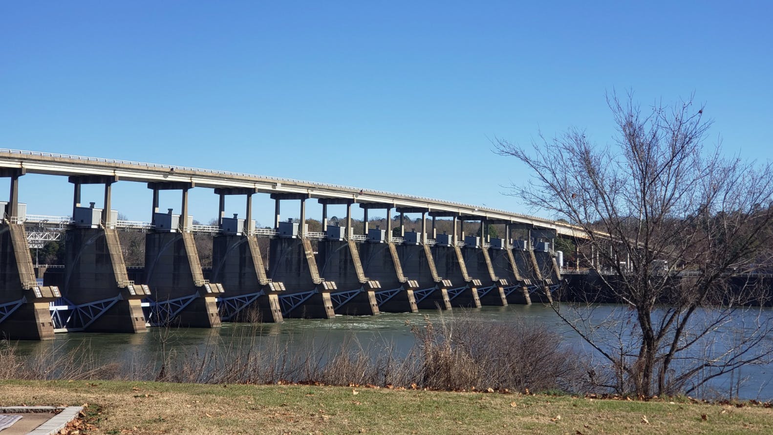 Highway 60 and the Toad Suck Dam Bridge
