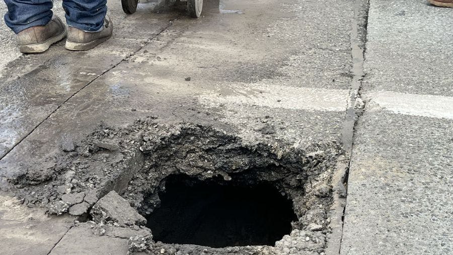 66855e95d091837e8520f863 The Hole On Sr 529 Heading North From Everett To M