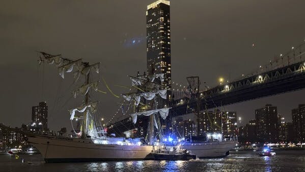 Brooklyn Bridge Ship Strike