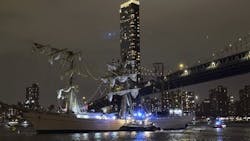 Brooklyn Bridge Ship Strike Brooklyn Bridge Ship Strike