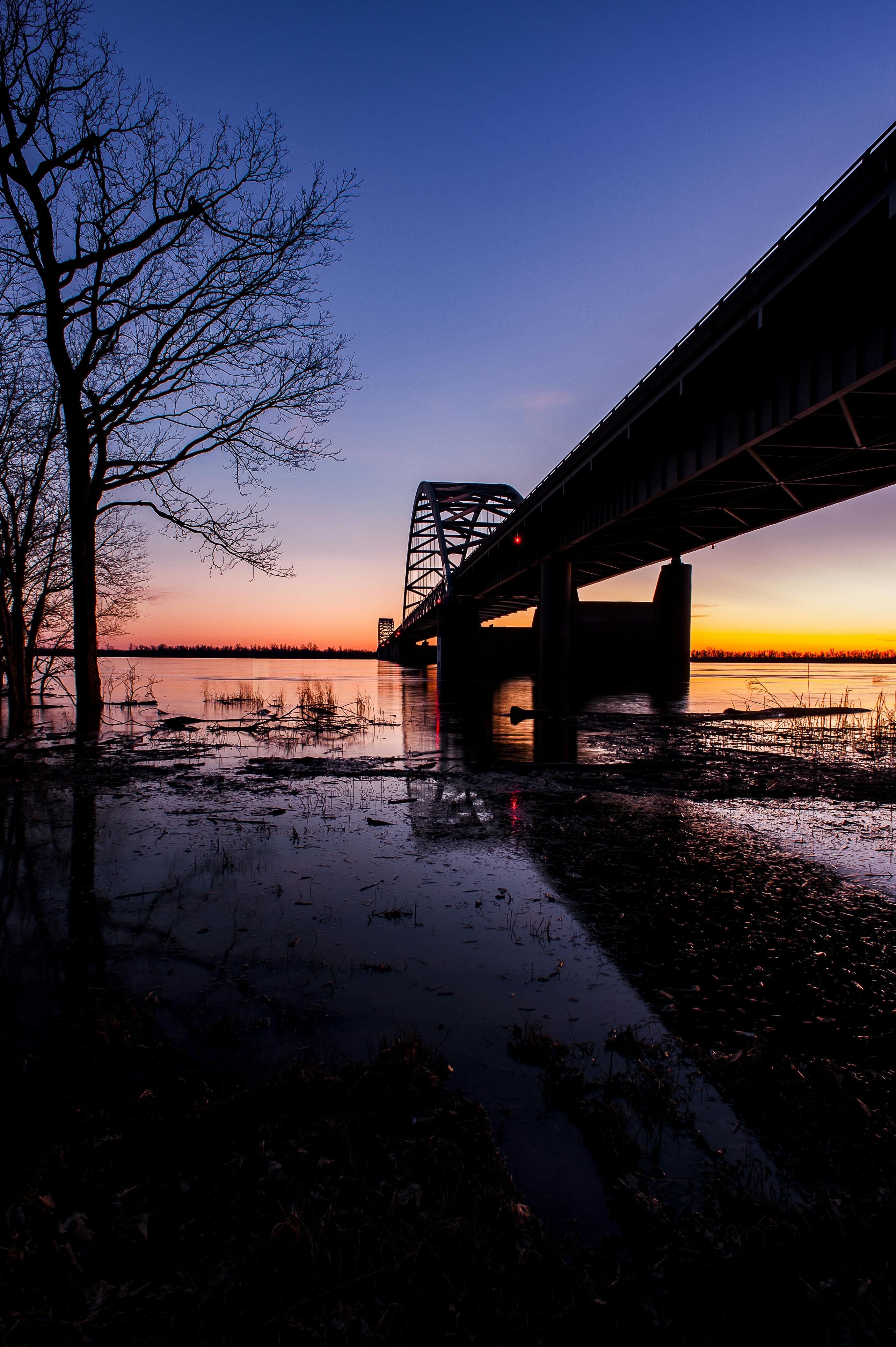 The Ohio River Bridge connecting Paducah, Ky., and Metropolis, Ill.