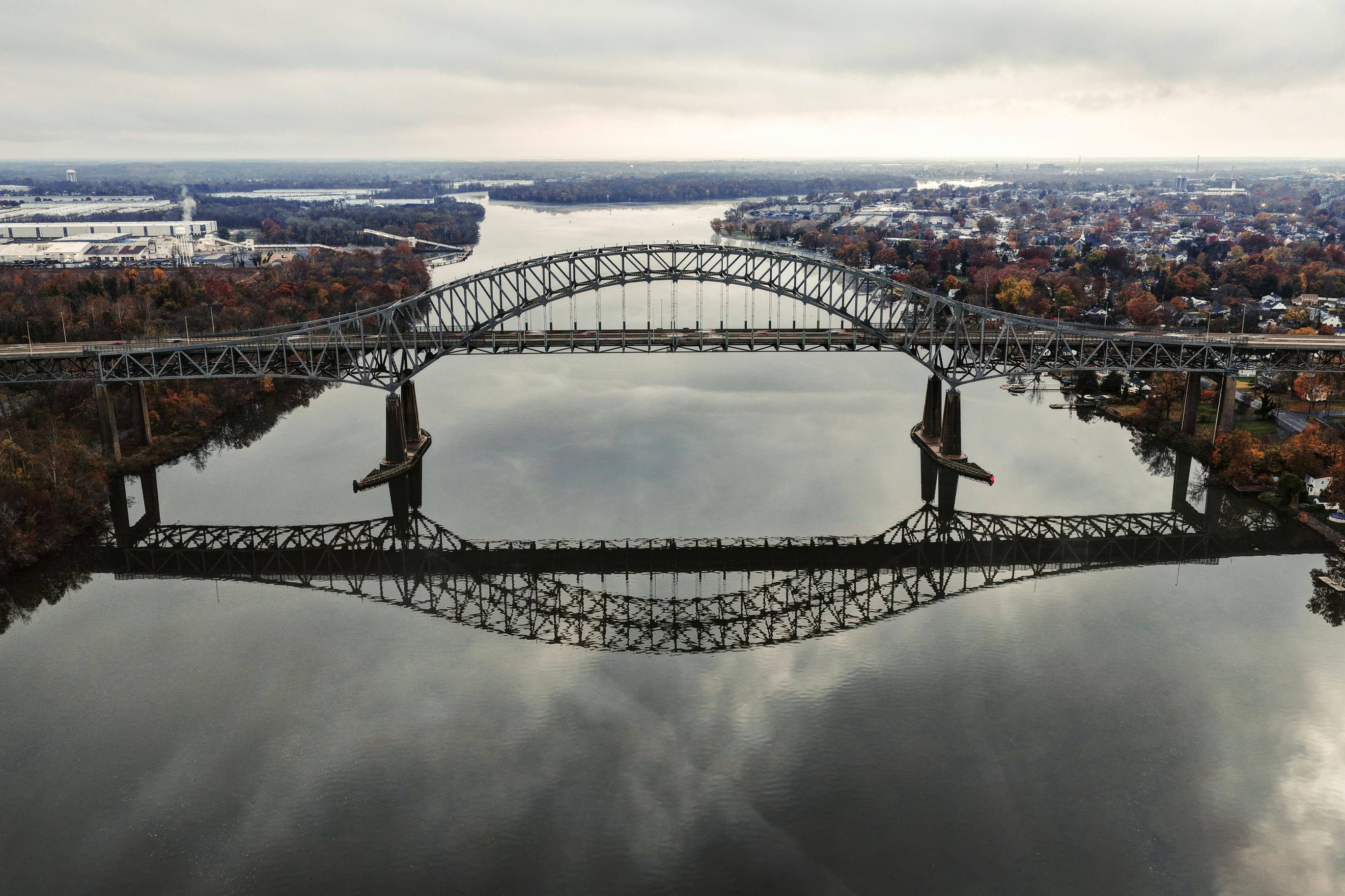 The Delaware River Bridge connecting the New Jersey and Pennsylvania turnpikes.